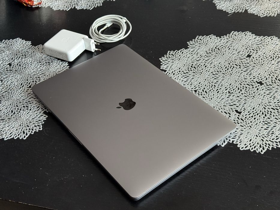 Laptop Macbook Pro 16” i9 | 1TB | Radeon Pro 5500M | Stan Bardzo dobry