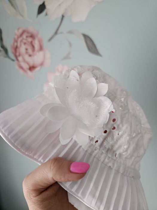 2 kapelusiki dla dziewczynki rozmiar 40/44