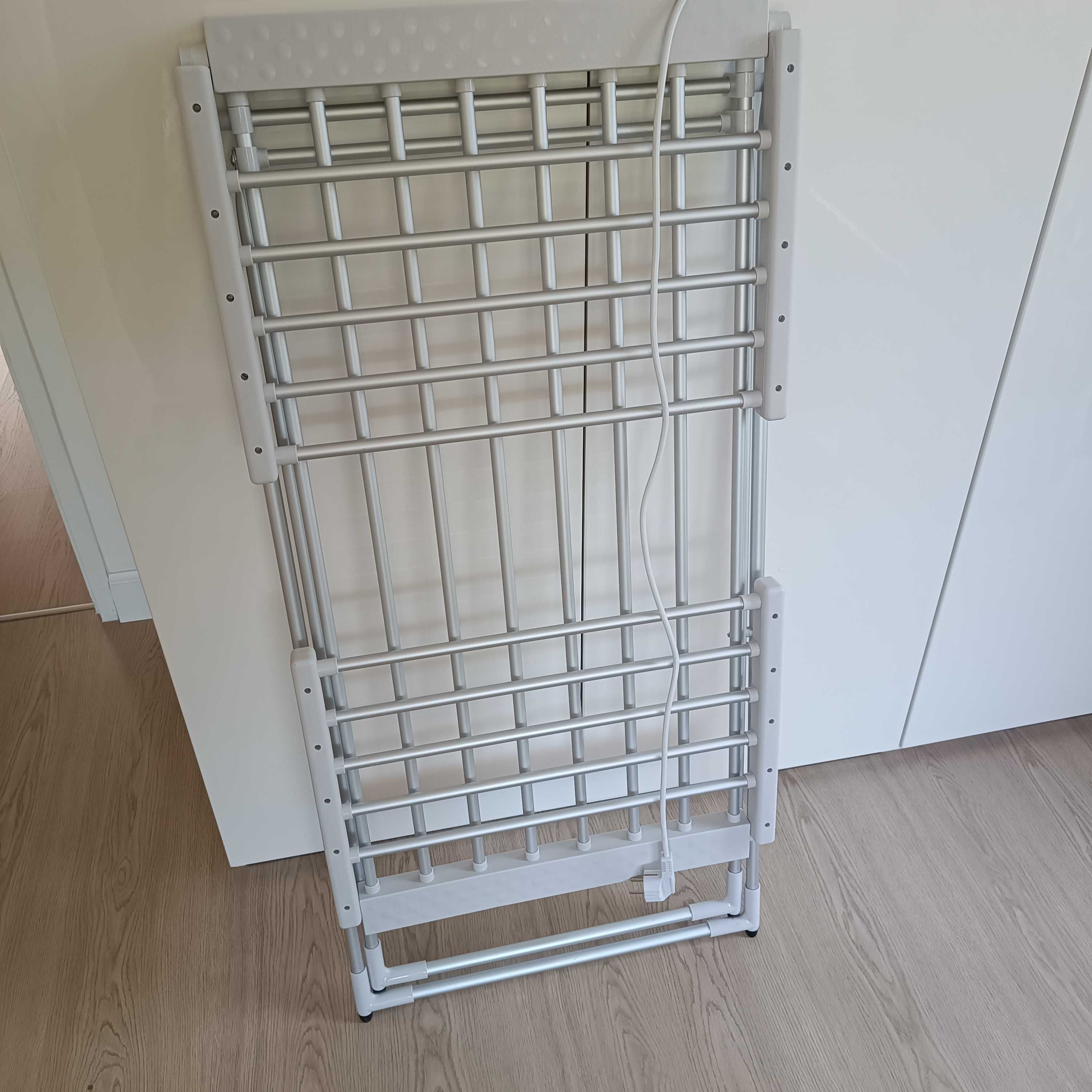 Elektryczna suszarka na pranie Noveen