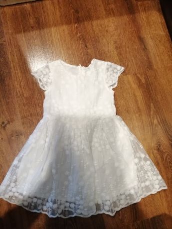 Piękna biała sukienka 92