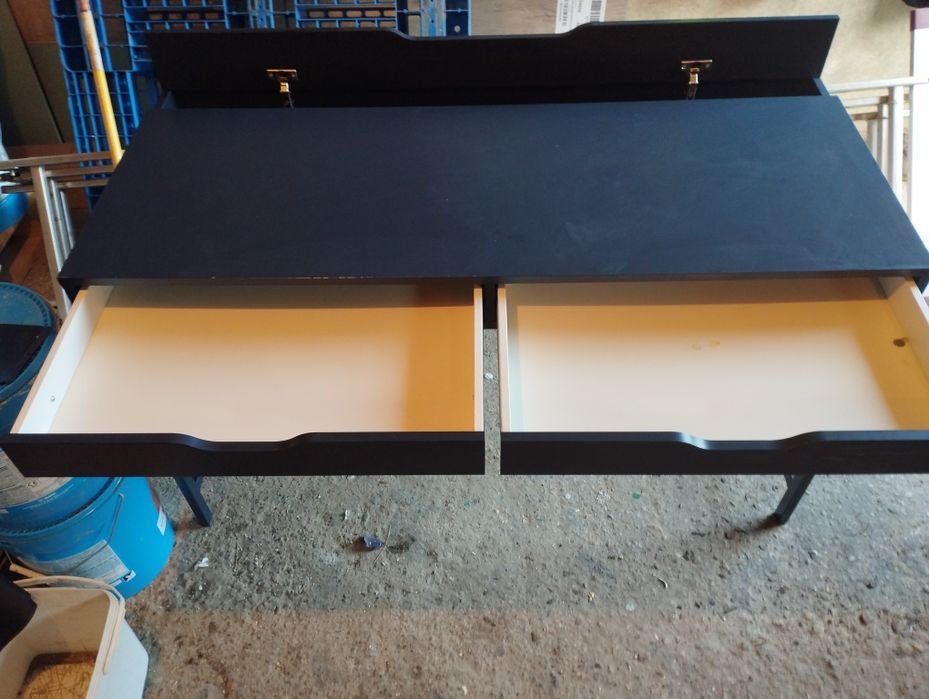 Biurko Ikea granatowe drewno plus stał używane