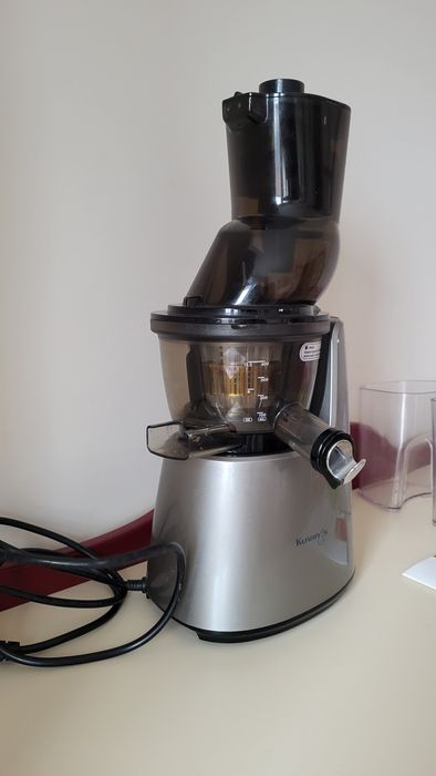 Wyciskarka wolnoobrotowa Kuvings EVO820 Plus zestaw