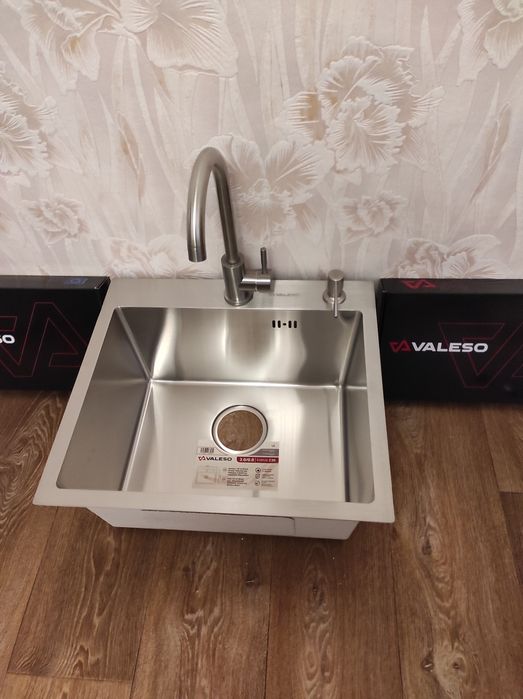 Акция!-37%  Мойка на кухню 50*50 Valeso толщина 2 mm.