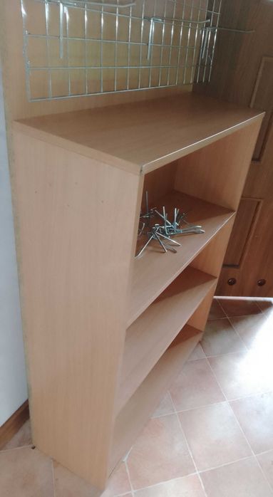 Regał  ekspozycyjny