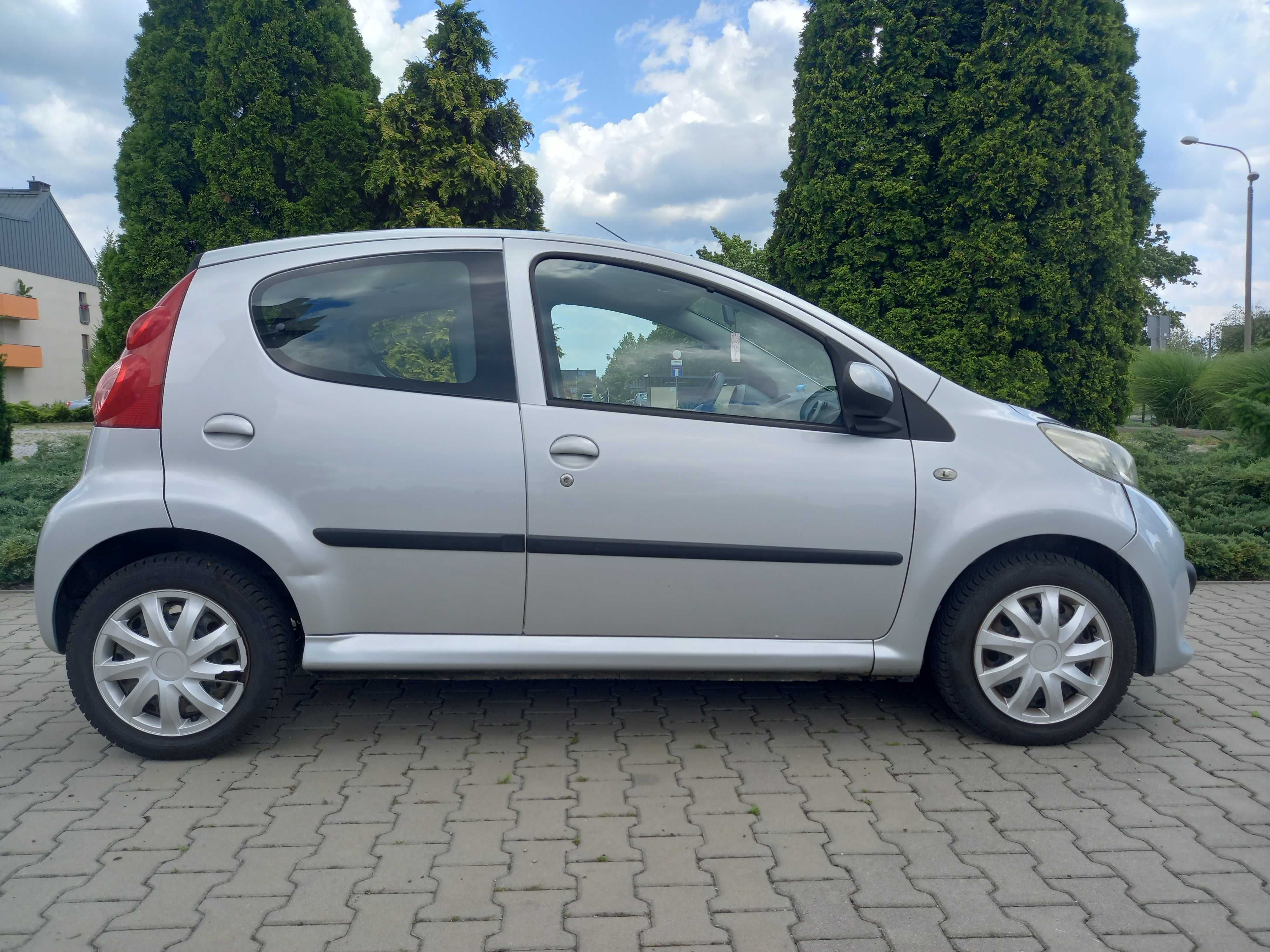 PEUGEOT 107 1.0 2006r * 5 - drzwiowy* Niski Przebieg * 2 komplety kół