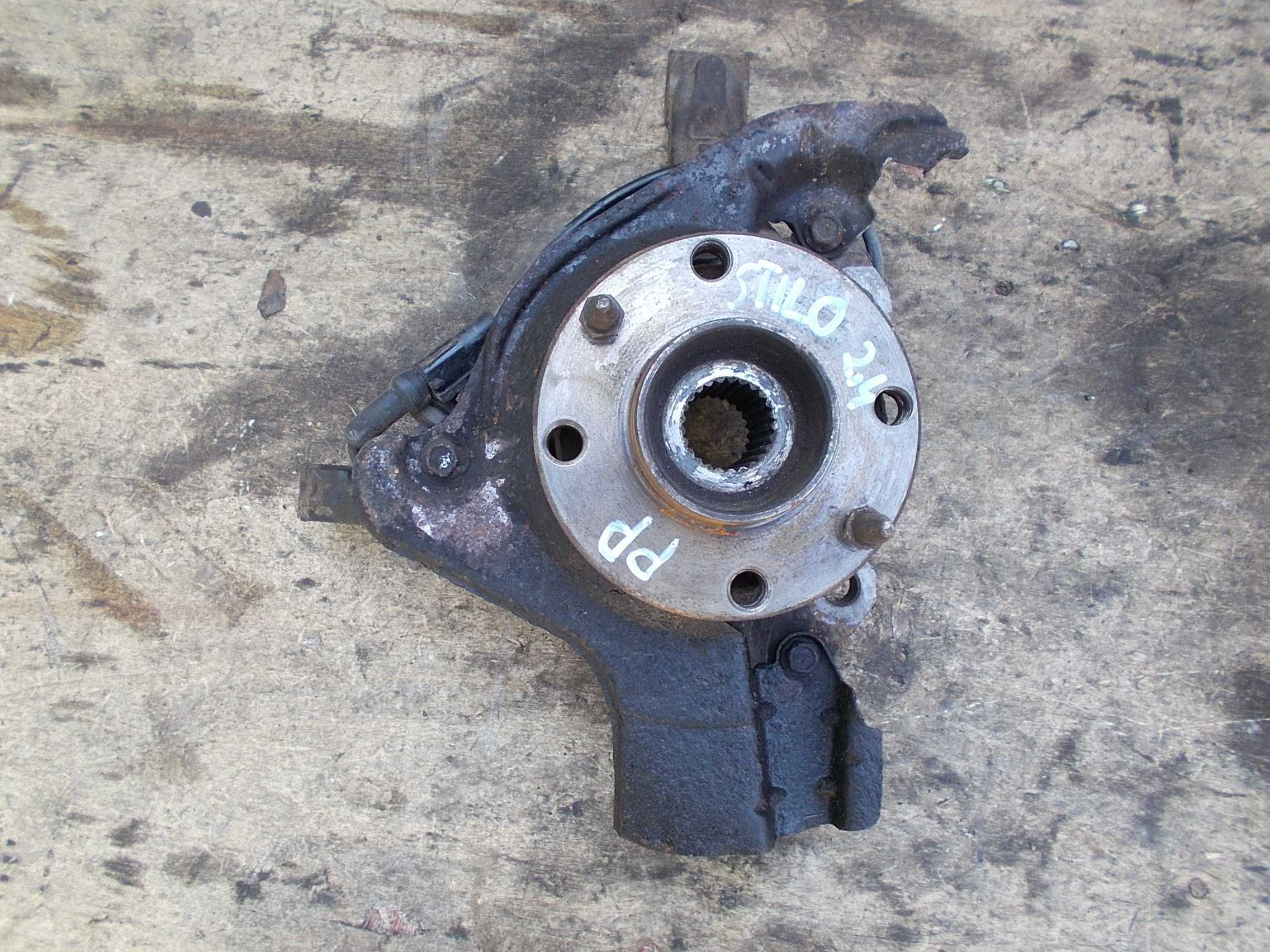fiat STILO 2.4 20v 02r zwrotnica piasta lewa prawa czujnik abs