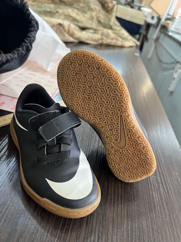 Футзалки nike 28р
