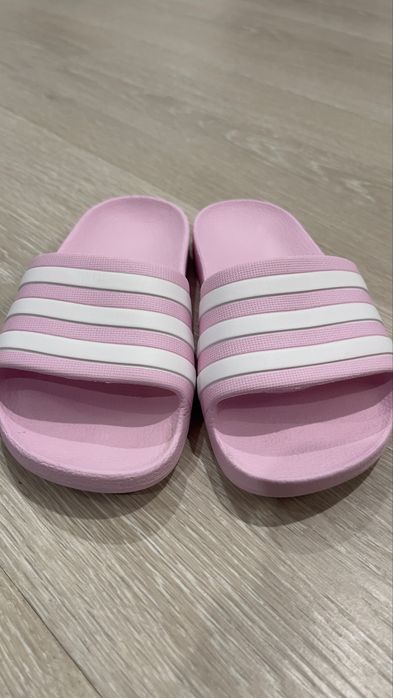 Шльопанці Adidas