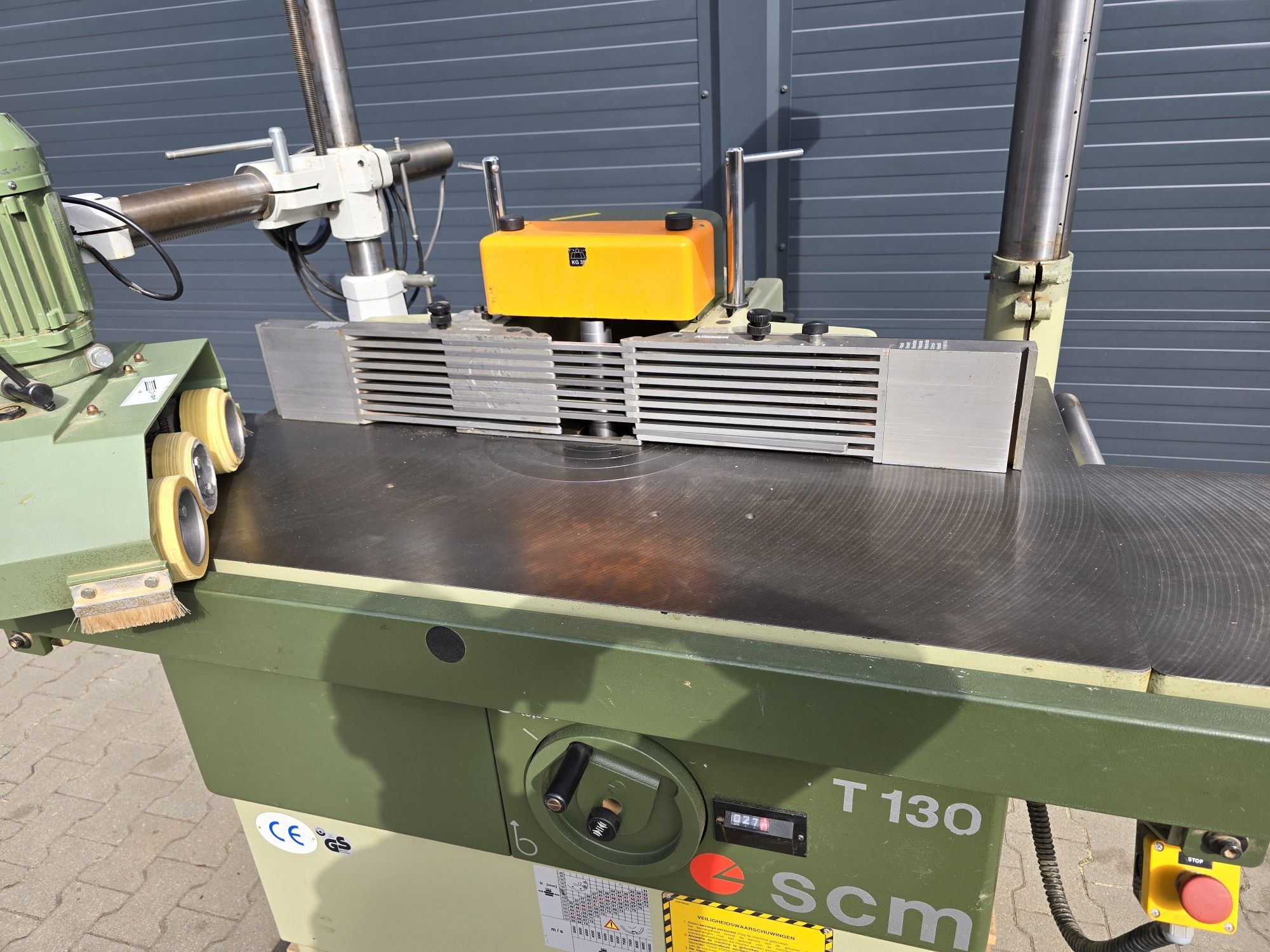 Frezarka dolnowrzecionowa SCM T130