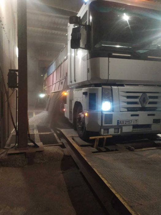 Рено магнум + прицеп