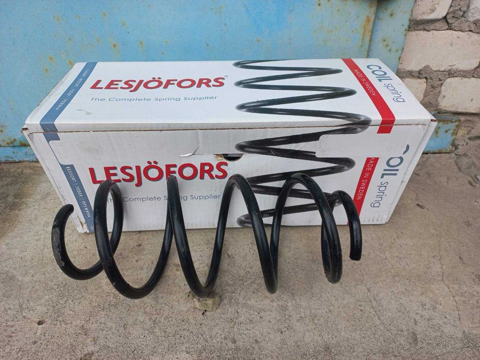 Задні пружини (2 шт) для Volkswagen Golf 6 (1.6 л дизель)