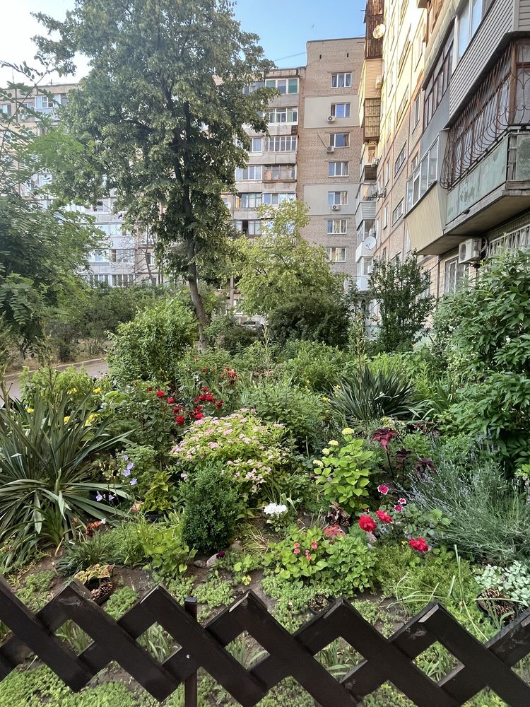 Продам 1 комн ЖМ Победа рядом  б. Славы с капремонтом, кирпичный дом
