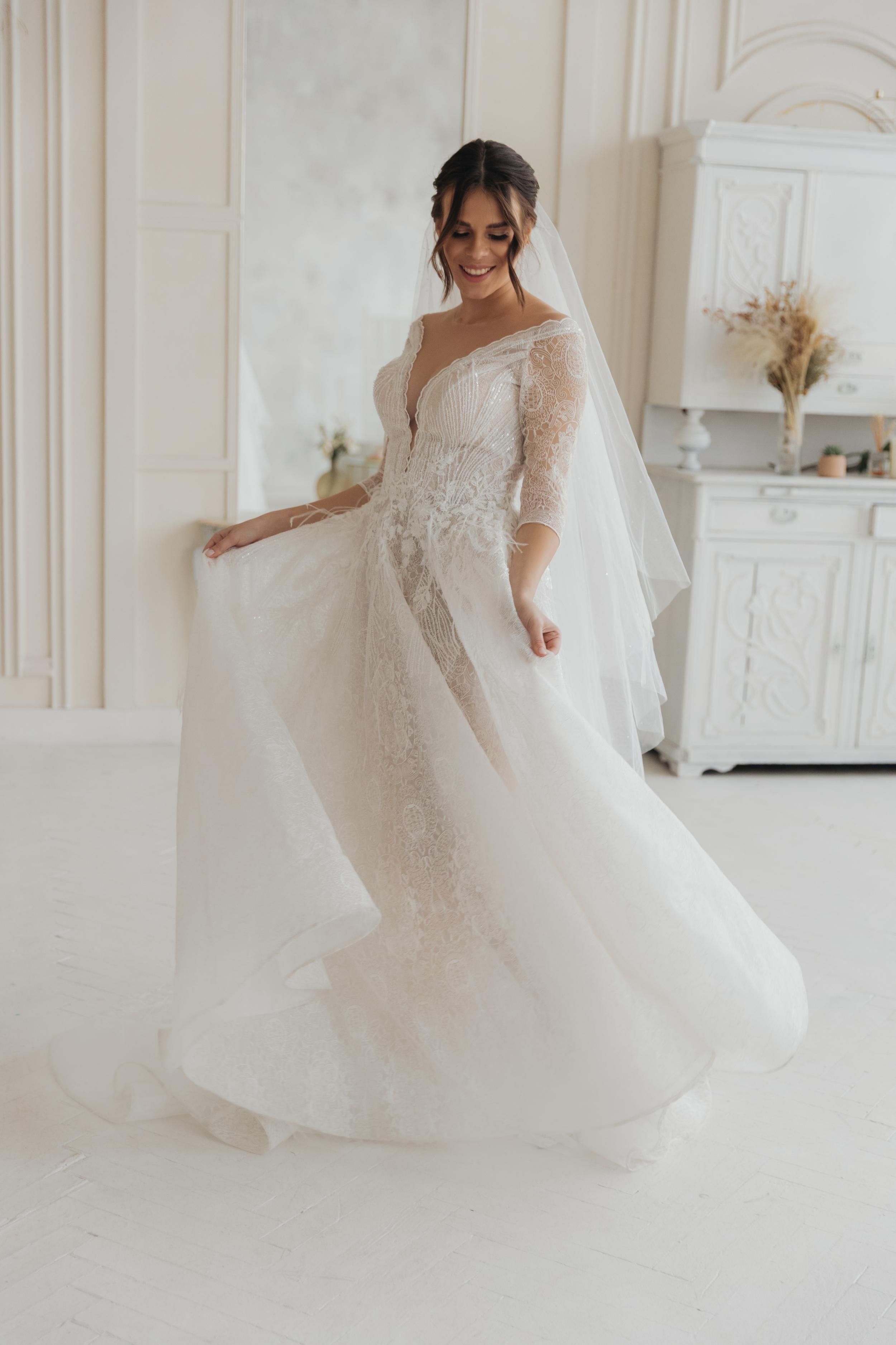 Весільна сукня всесвітньовідомого дизайнера з нової колекції 2022 року
