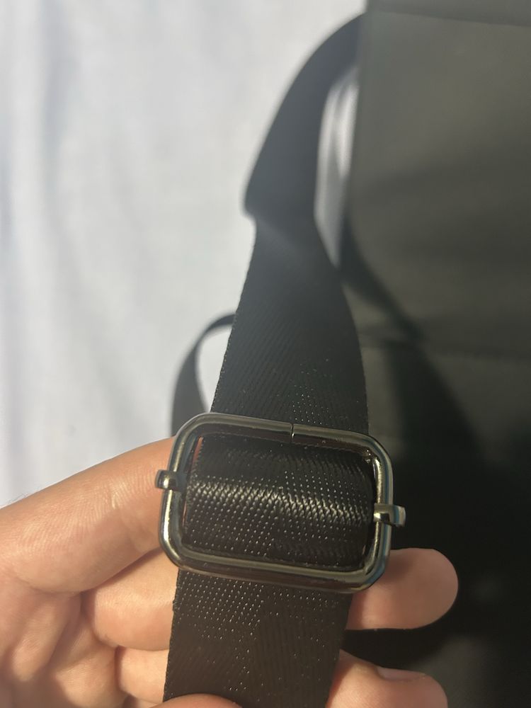 Bolsa lacoste preta e nova