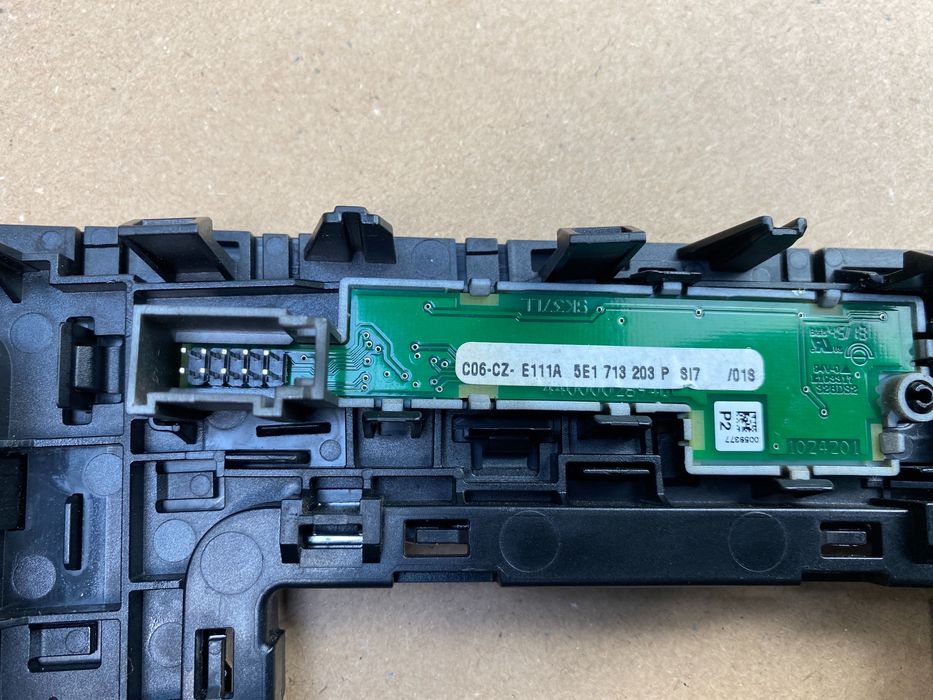 RAMKA Zmiany Biegów SKODA OCTAVIA III AUTOMAT Panel Przełączników