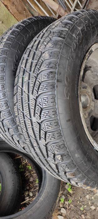 215/65/16 дві шт. Pirelli , дві шт. Nokian зимова резина + диски Kia