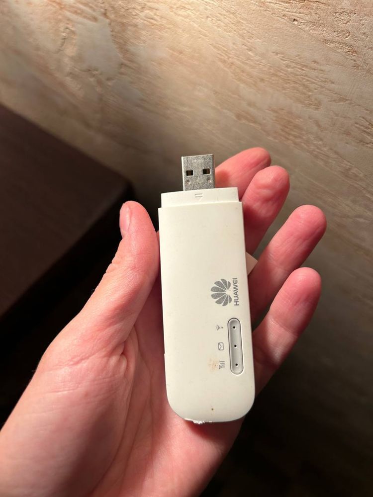 Панельная 3G/4G LTE MIMO антенна Runbit усилением 2 x 16 dBi