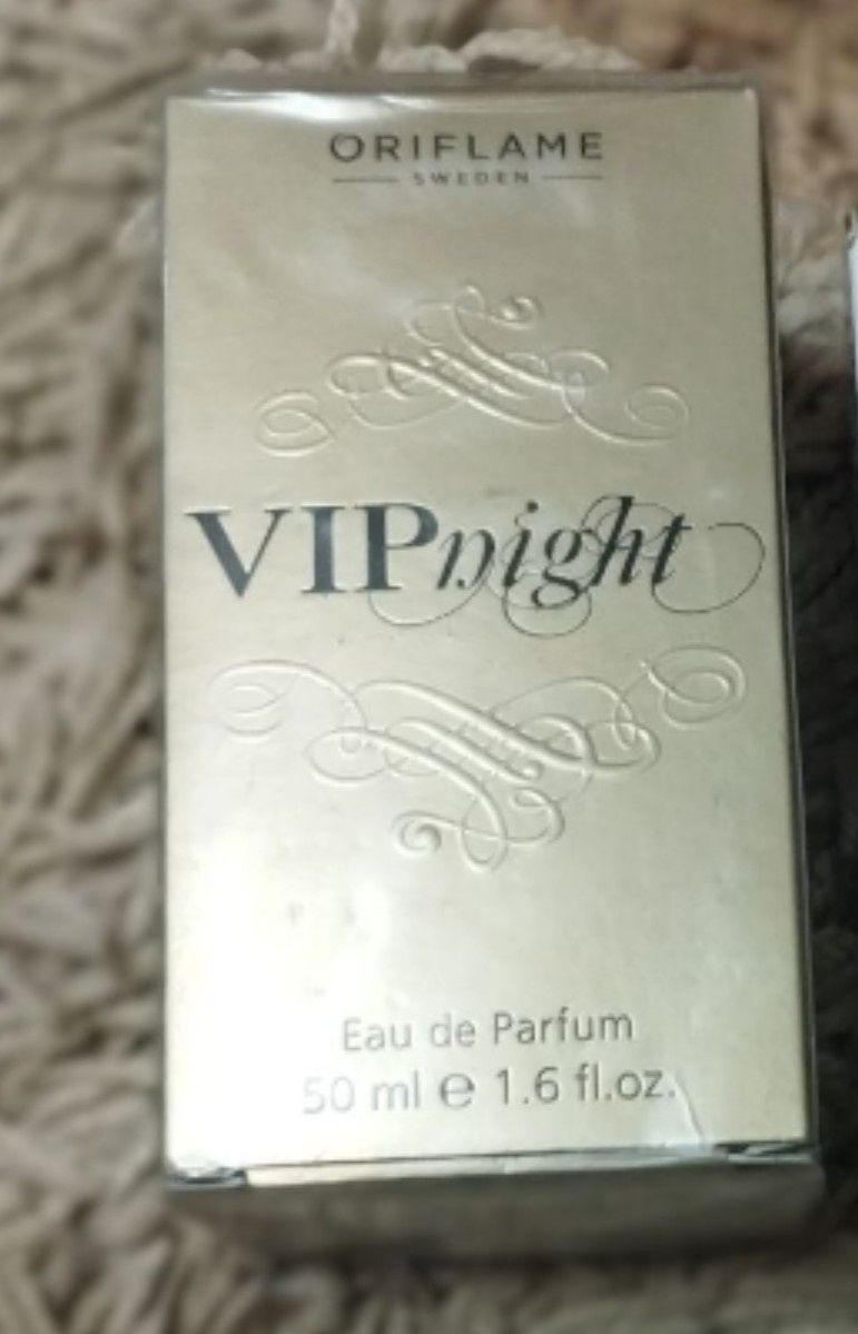 Продам стойкие духи орифлейм Vip night