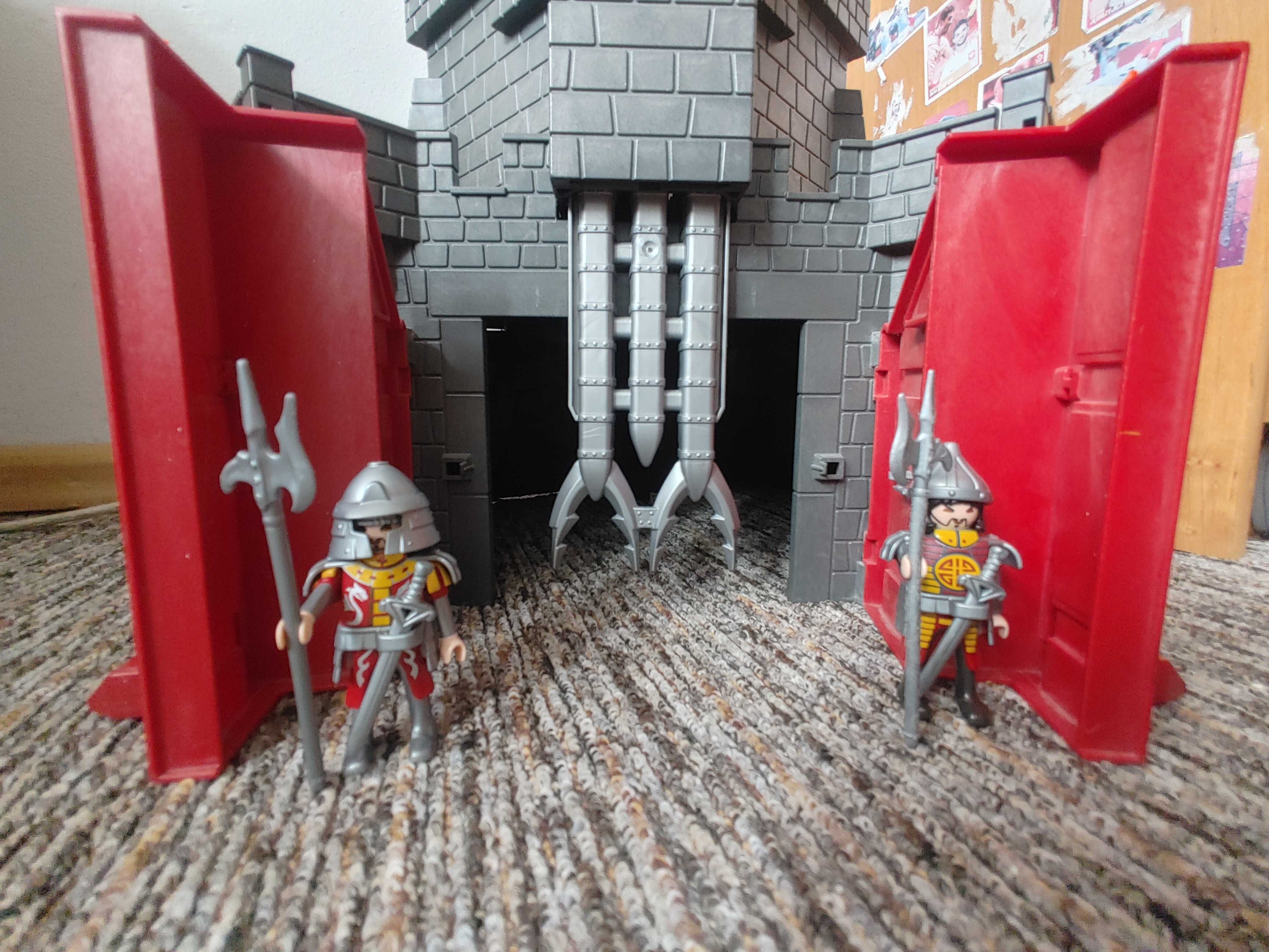 Playmobil - zamek ze statkiem i z rycerzami