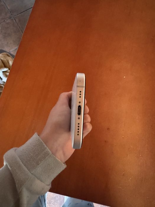 iphone 15 em bom estado