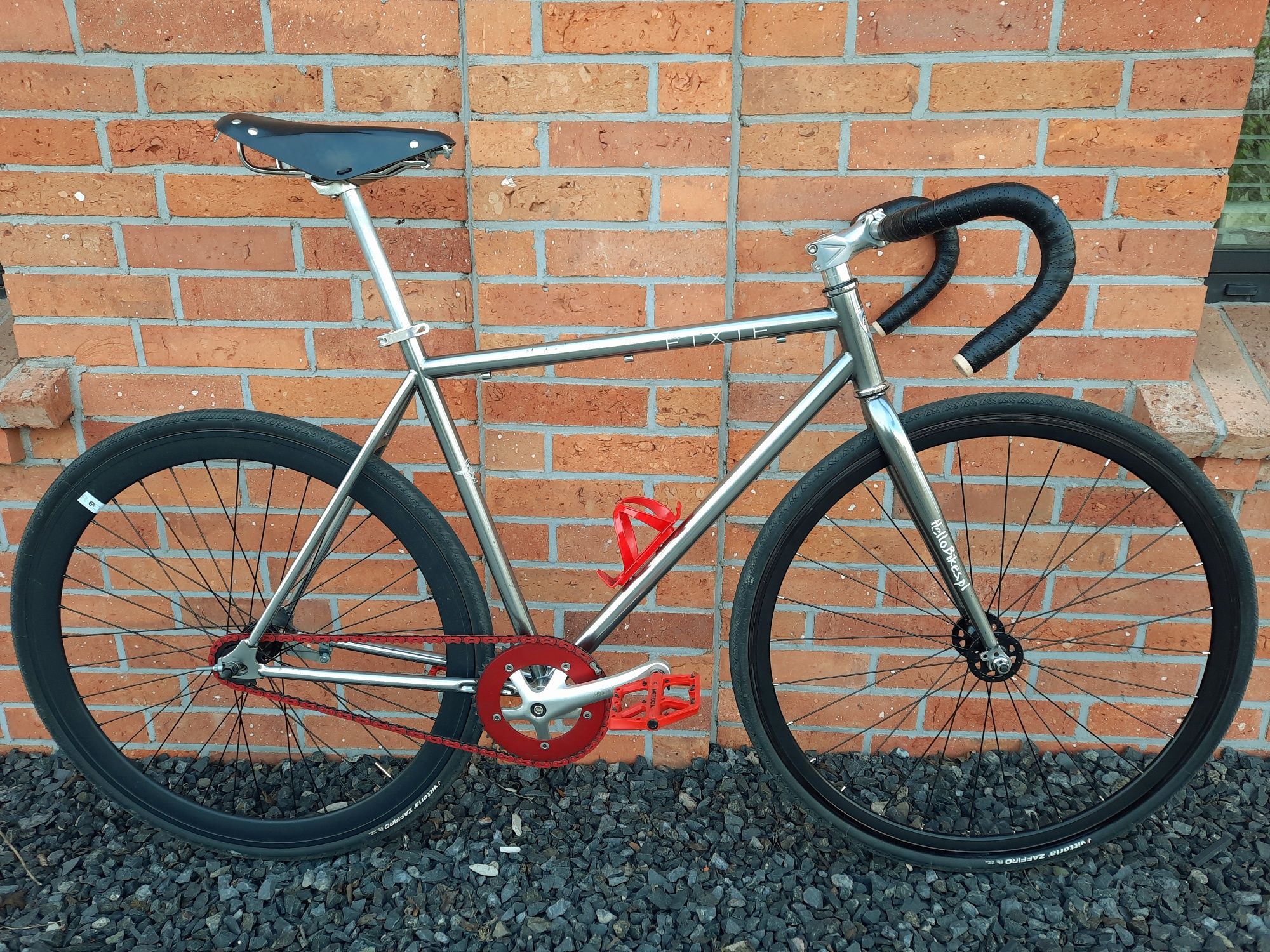 Rower Fixie Hello Bikes wersja chromowana singlespeed. Torpedo Baluma