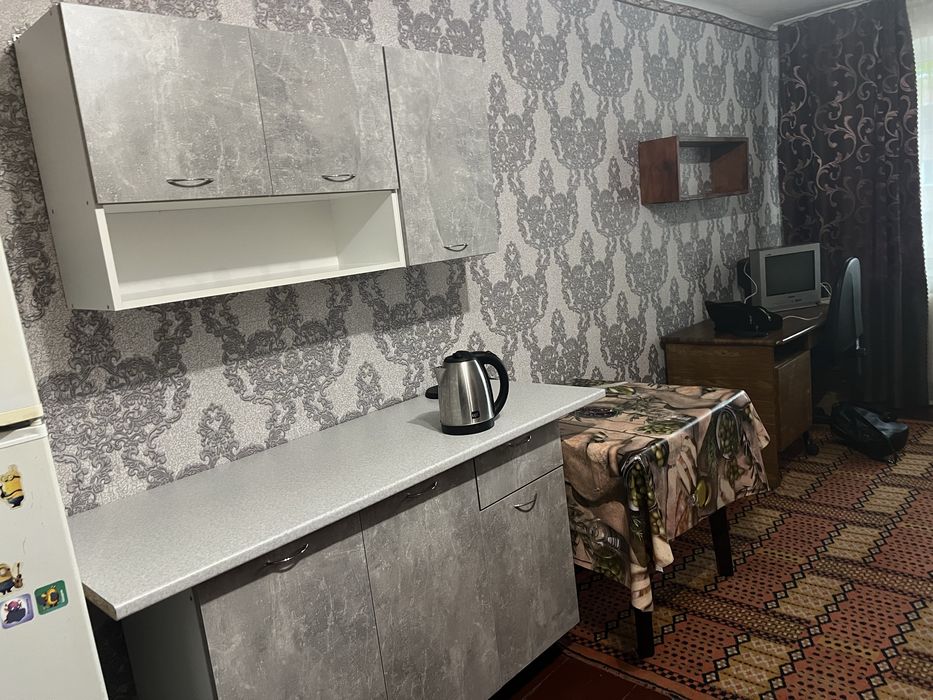 Кімната в сімейному гуртожитку4500 грн з комуналкой