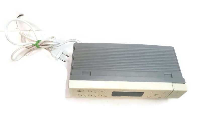 Radiobudzik GRUNDIG SC 690
