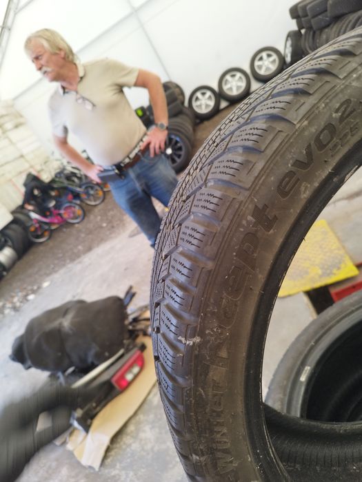 Dwie opony zimowe Hankook r18