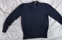 Sweter w serek granatowy