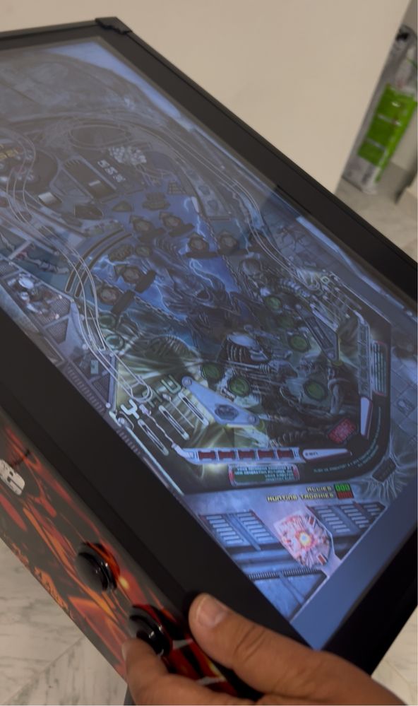 Mesa de pinball / flippers digital - conceito económico