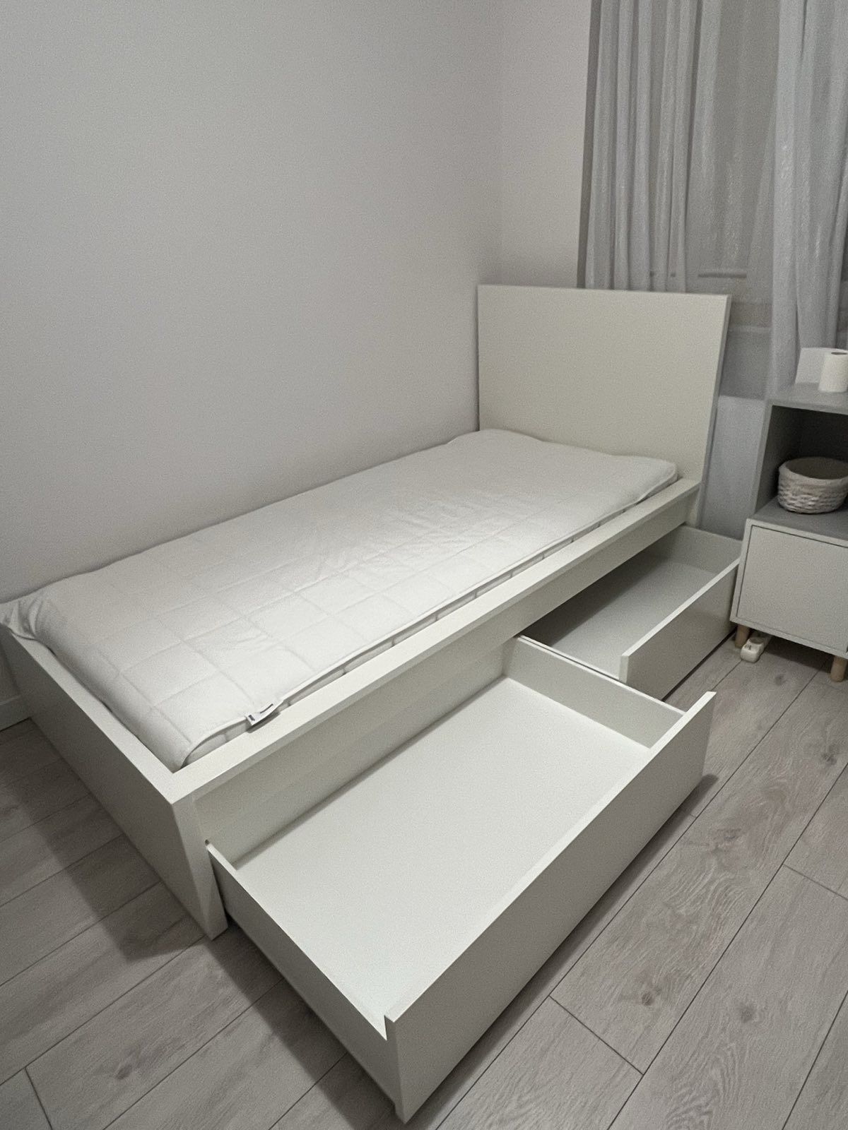 Łóżko IKEA Malm pojedyncze 90x200