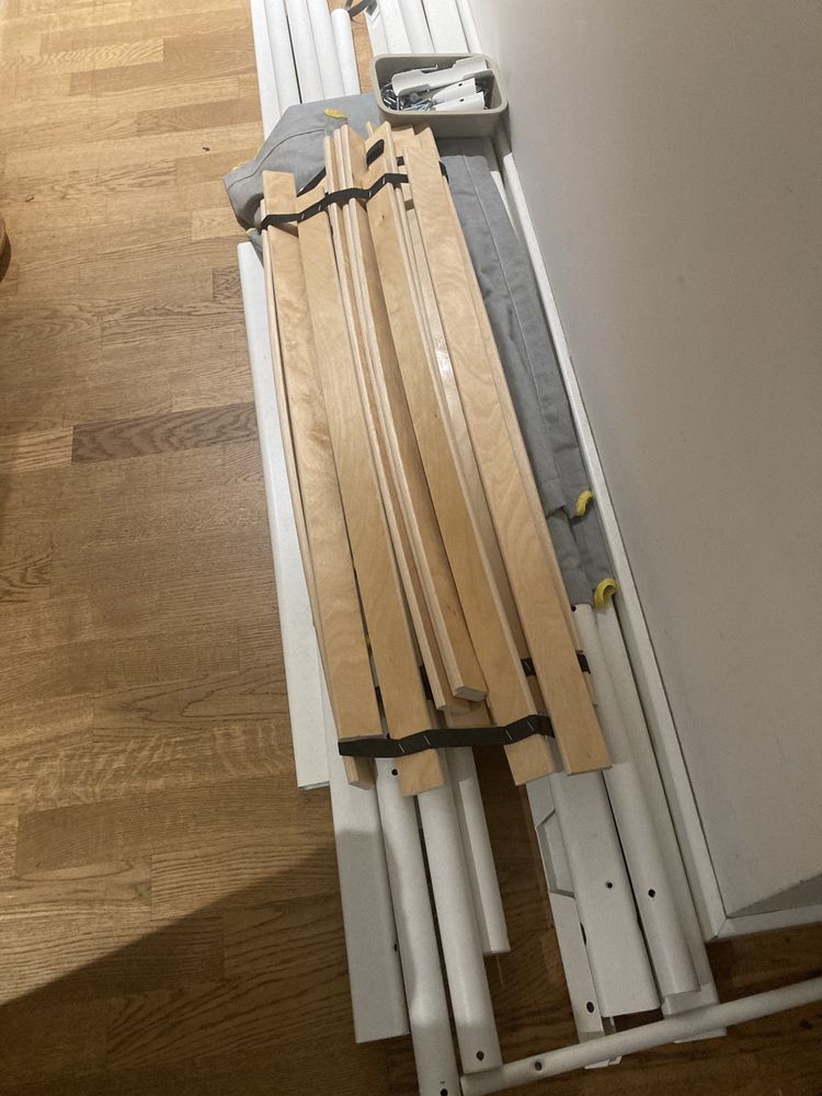 Łóżko piętrowe Ikea VITVAL z materacem