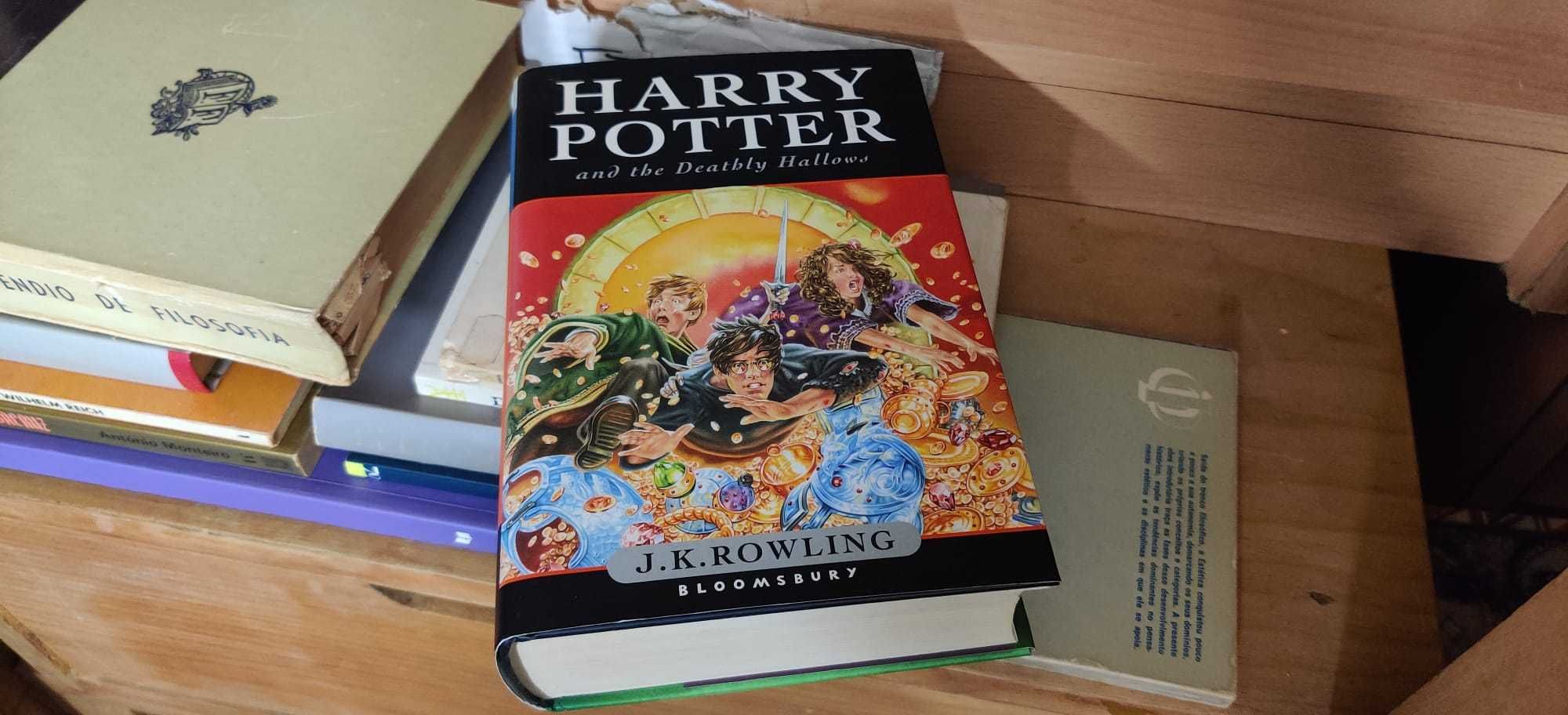 Harry Potter and the Deathly Hallows J.K. Rowling