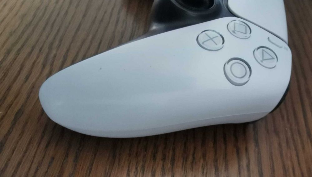 Pad DualSense PS5 White biały – nowe analogi magnetyczne