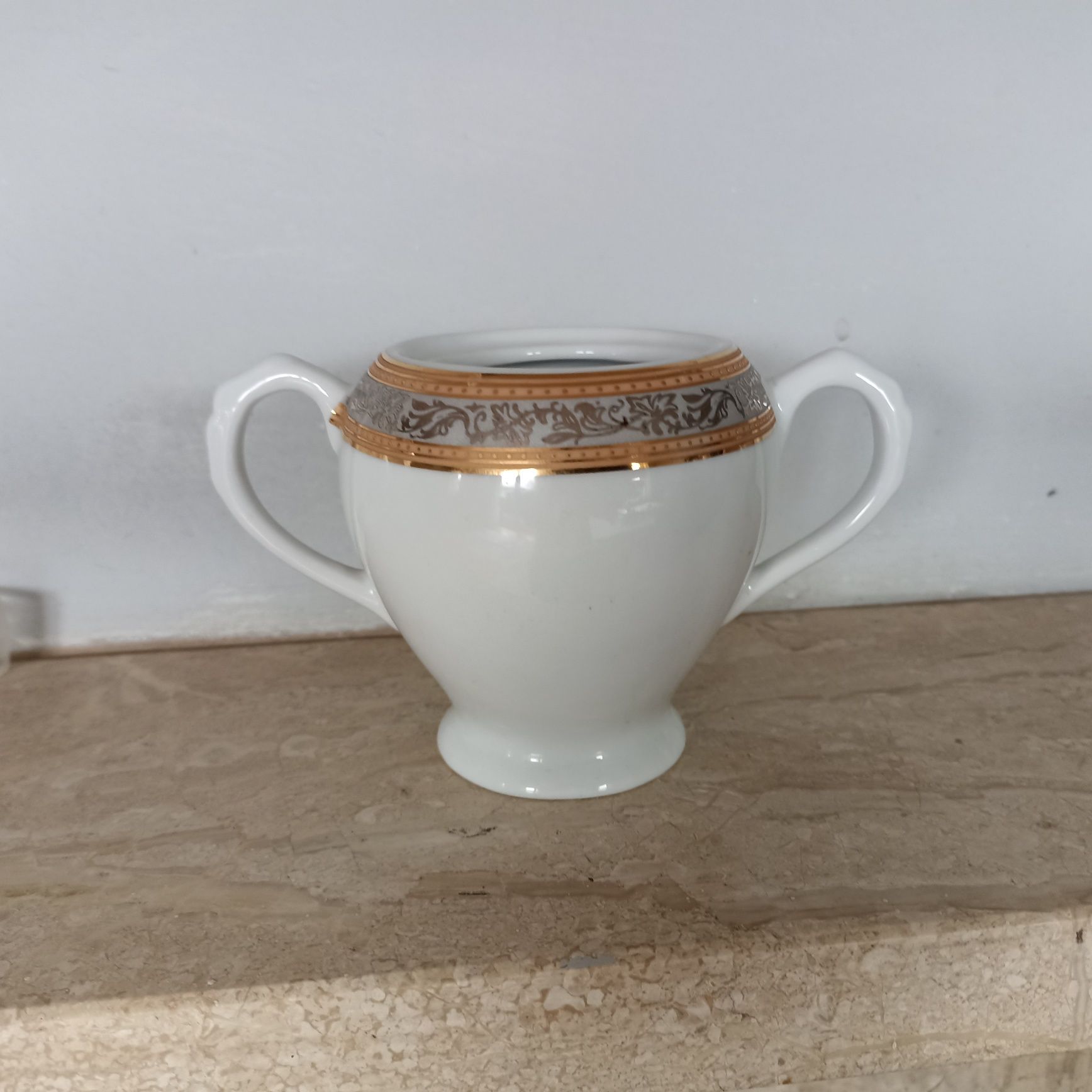 Wazonik Porcelana wys 9