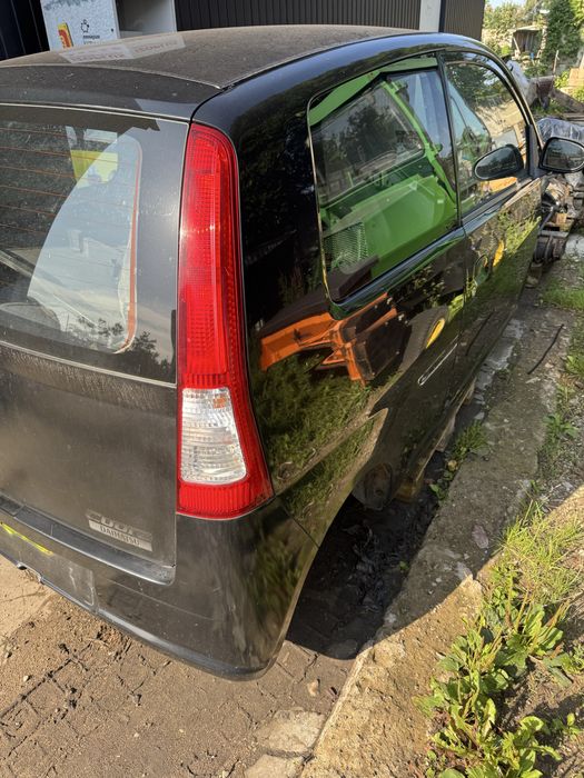 Całe Auto Rozkręcony na części