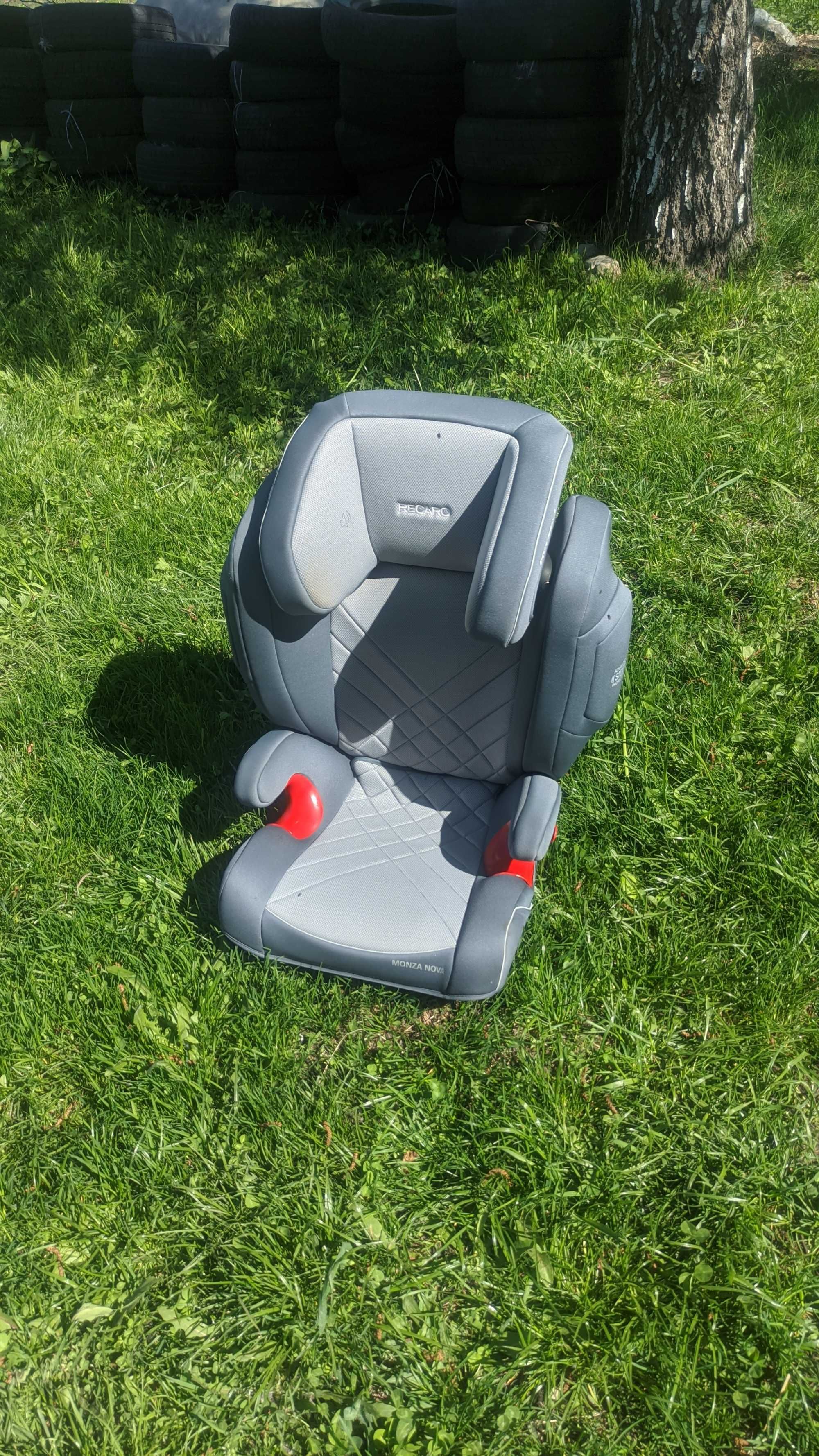 Автокрісло Recaro monza nova