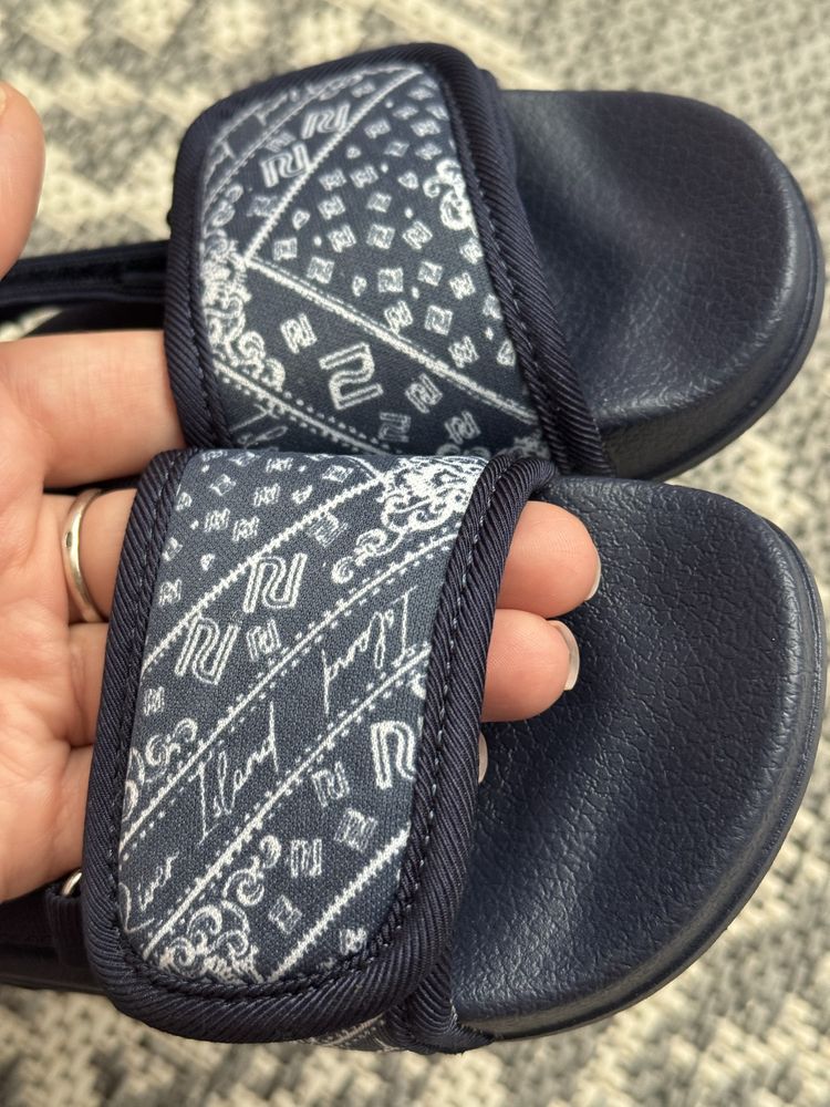 Босоніжки сандалі дитячі River Island