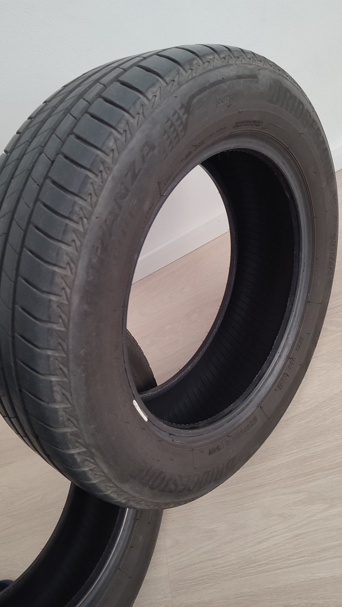 Dwie opony Bridgestone Turanza T005 - 205/60/16