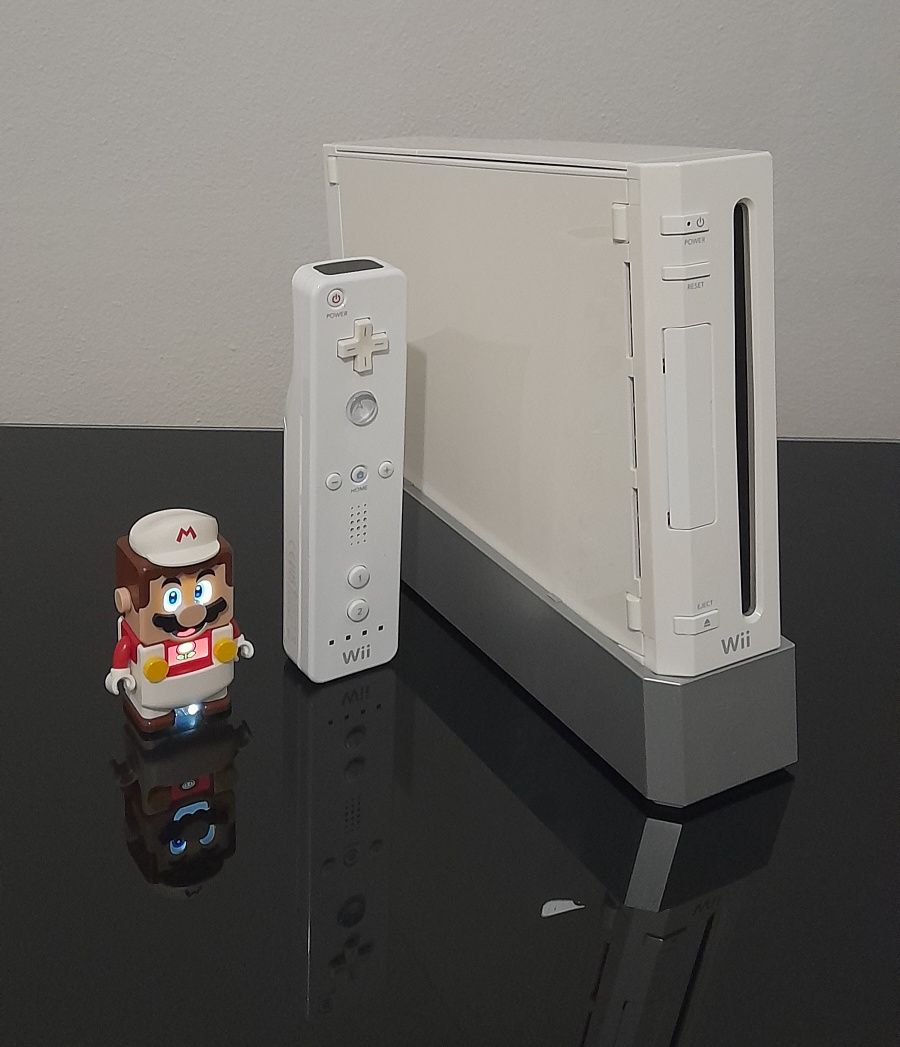 Consola Wii White Edition + Comando Wii (EXCELENTE ESTADO E COMPLETA)