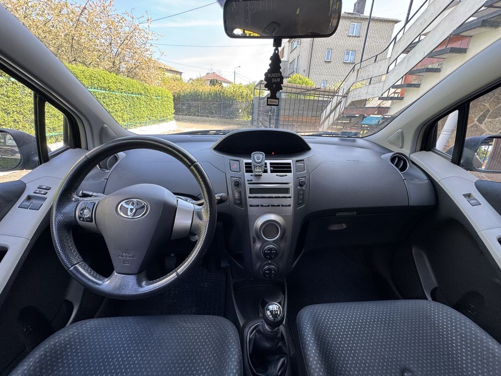 Toyota Yaris 1.3 benzyna wersja SOL Climatronic el Szyby