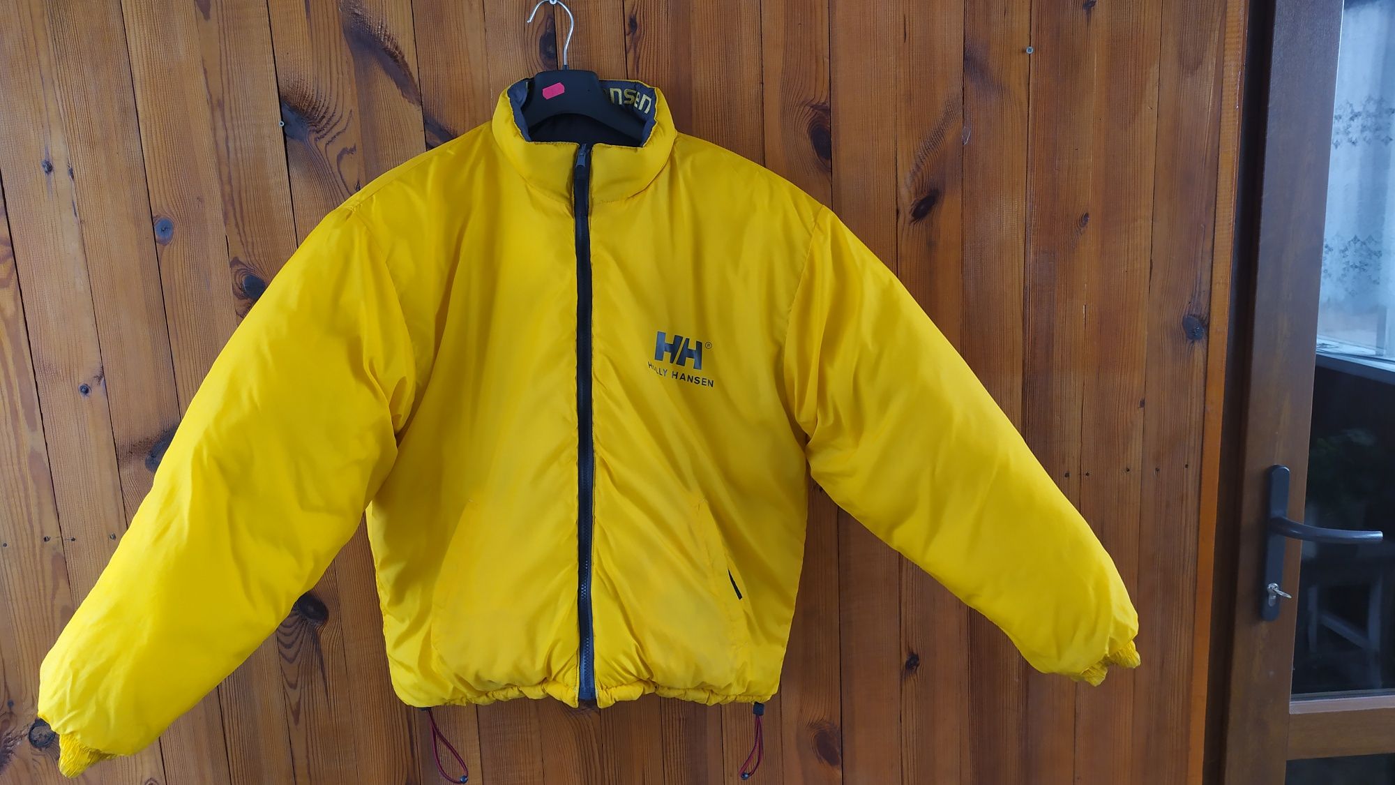 Зимова куртка,пуховик Helly Hansen