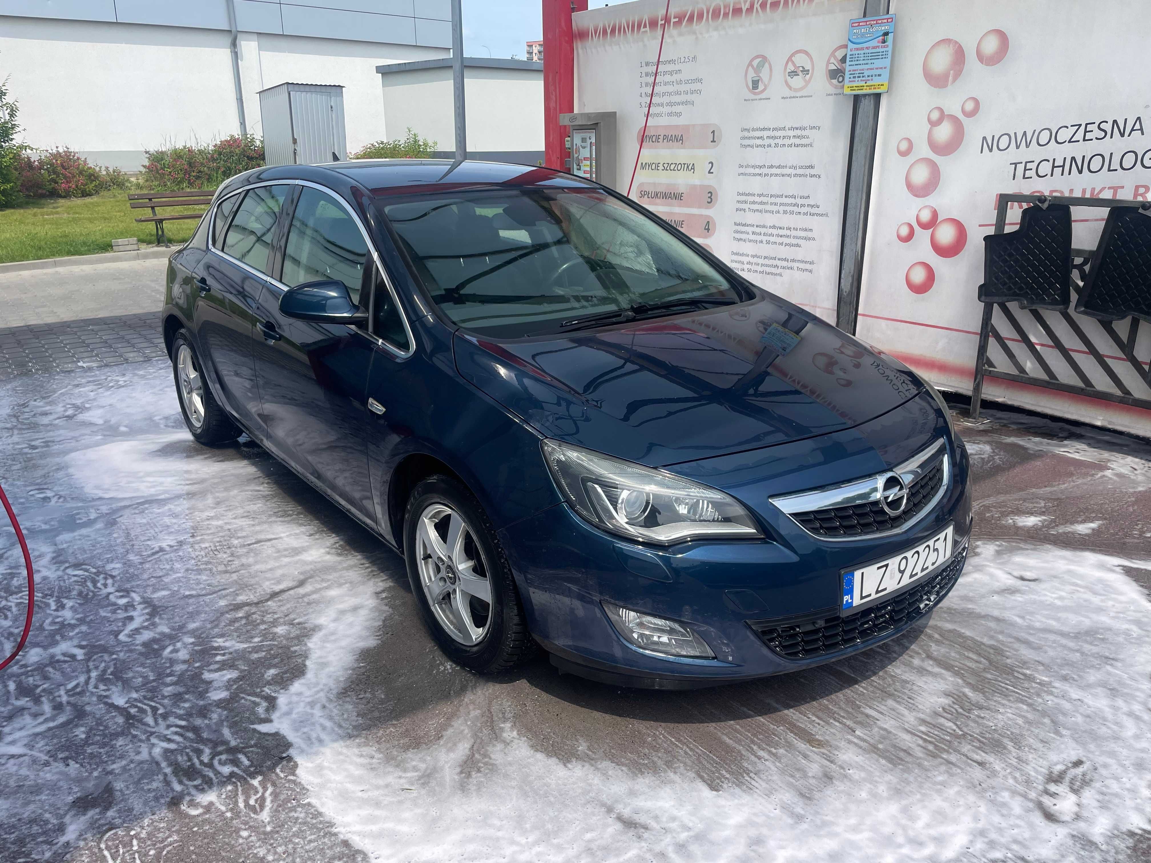 Opela Astra J 2009 Automat, skóra, tryb sport
