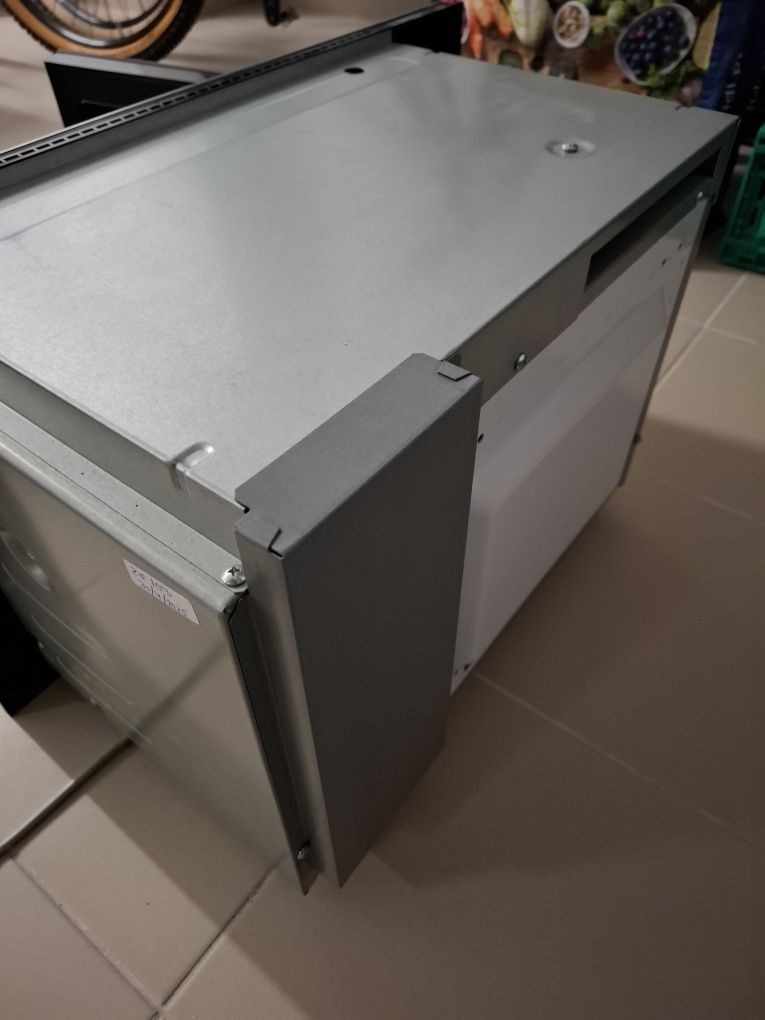 Microondas Electrolux EM817206X para peças