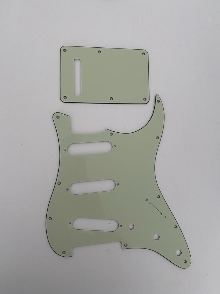 Pickguard stratocaster komplet