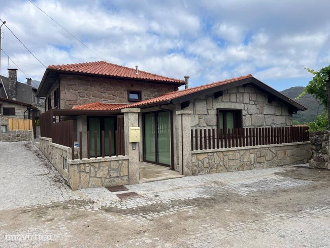 Moradia T3 em Pedra Renovada – Campo do Gerês, Terras de Bouro