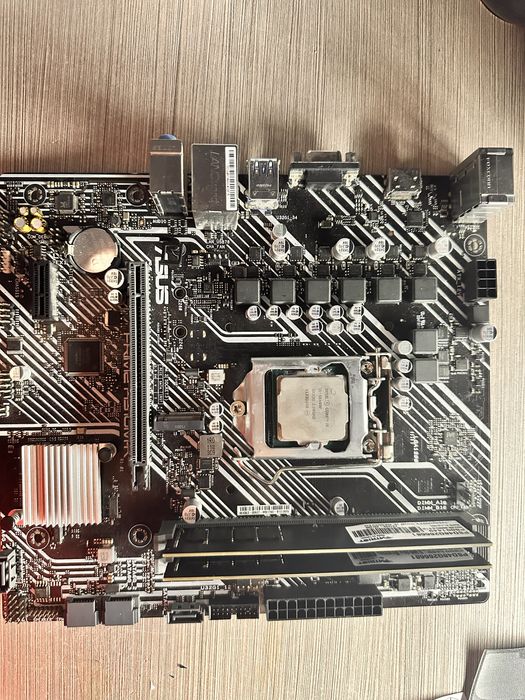 Продам комплект материнська плата процесор та оперативна память