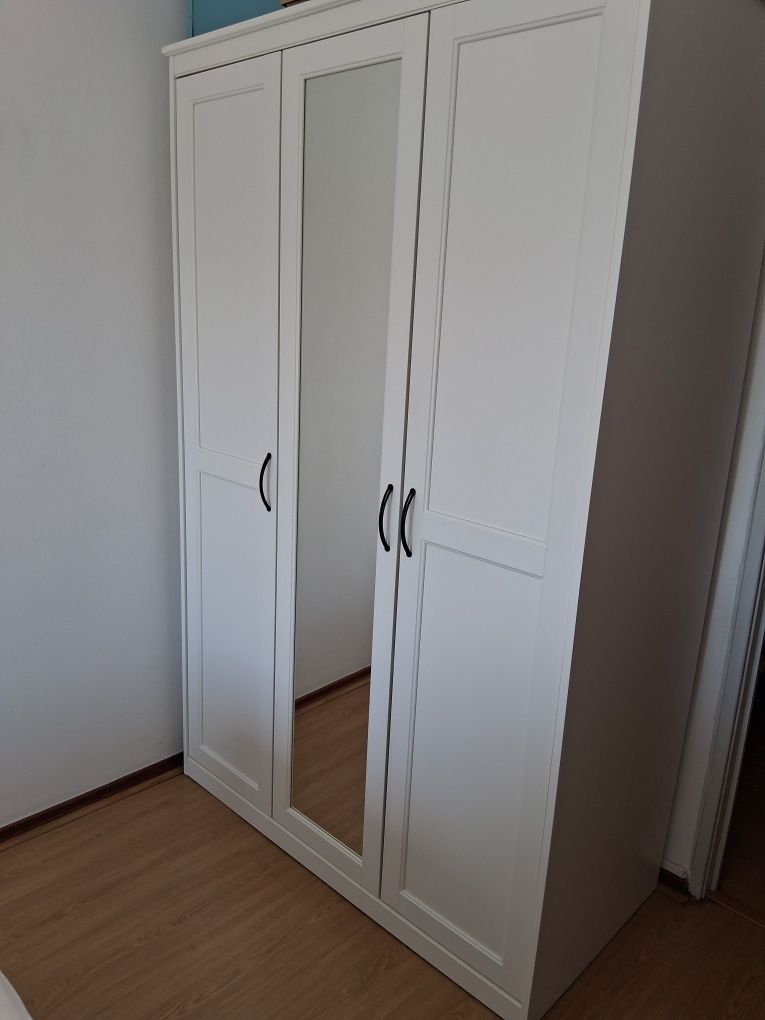 Guarda fatos IKEA