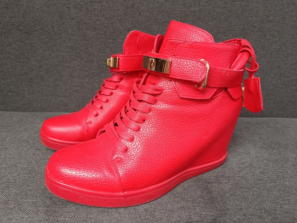 Czerwone sneakersy r 39