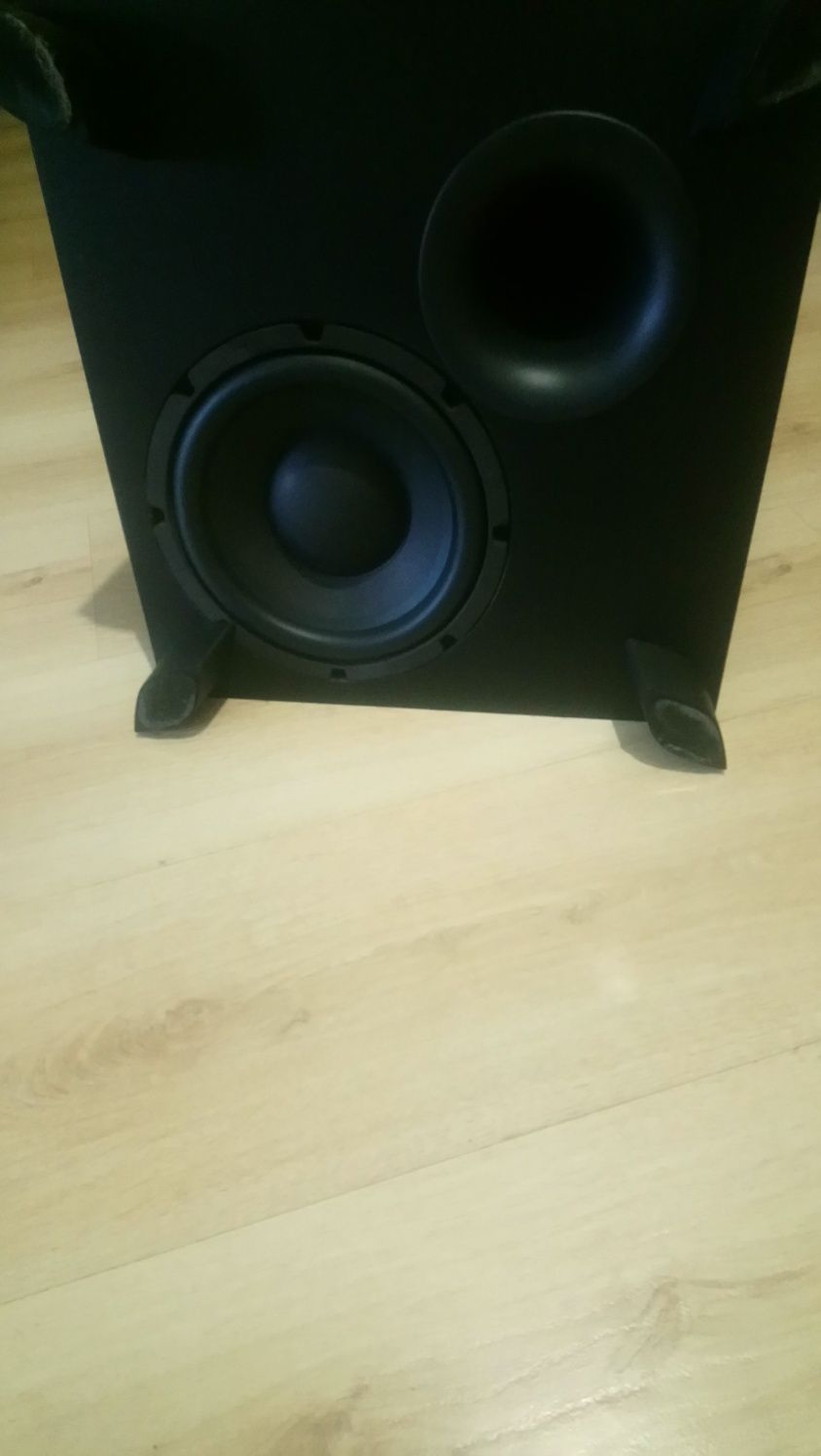 Сабвуфер JBL безпроводной